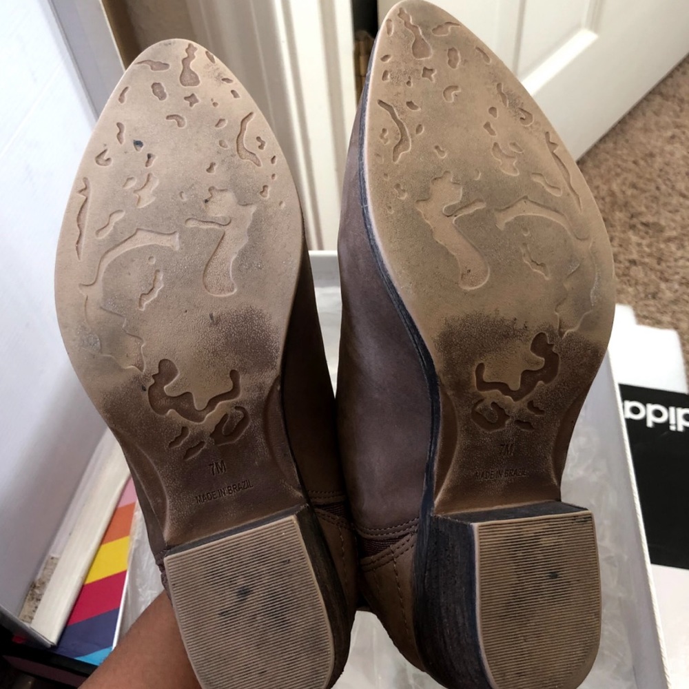 Steve Madden Ayce Chelsea Boot - Picture 8 of 8